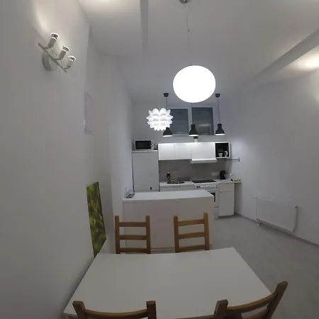 アパート Cozy Ground Floor *