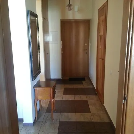 アパート Cozy Ground Floor *